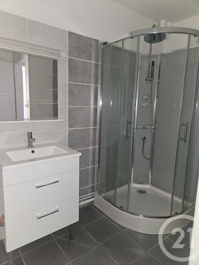 Appartement F2 &agrave; louer - 2 pi&egrave;ces - 50,75 m2 - Montlucon - 03 - AUVERGNE