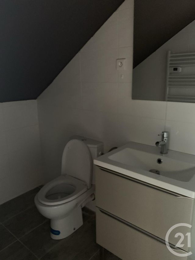 Maison &agrave; louer - 3 pi&egrave;ces - 67,51 m2 - Montlucon - 03 - AUVERGNE