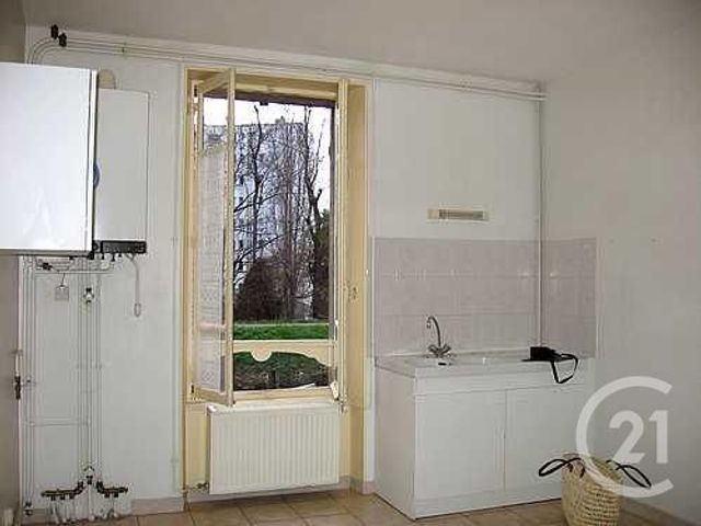 Appartement F3 &agrave; louer - 3 pi&egrave;ces - 56,80 m2 - Montlucon - 03 - AUVERGNE