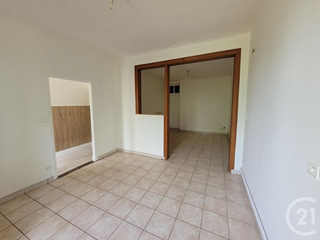 Appartement F3 &agrave; louer - 3 pi&egrave;ces - 56,80 m2 - Montlucon - 03 - AUVERGNE