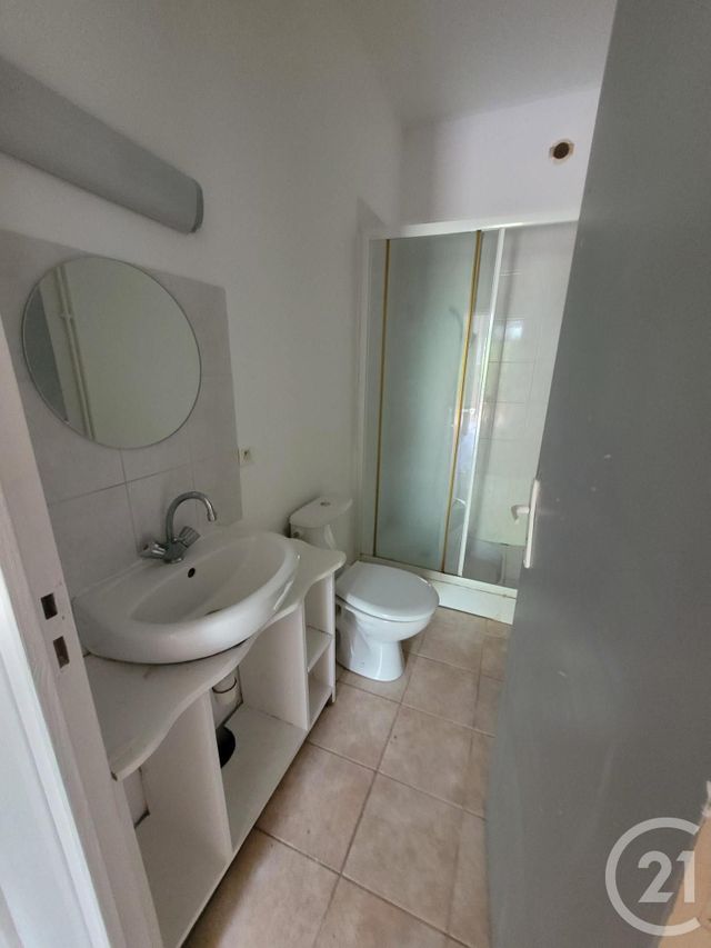 Appartement F3 &agrave; louer - 3 pi&egrave;ces - 56,80 m2 - Montlucon - 03 - AUVERGNE