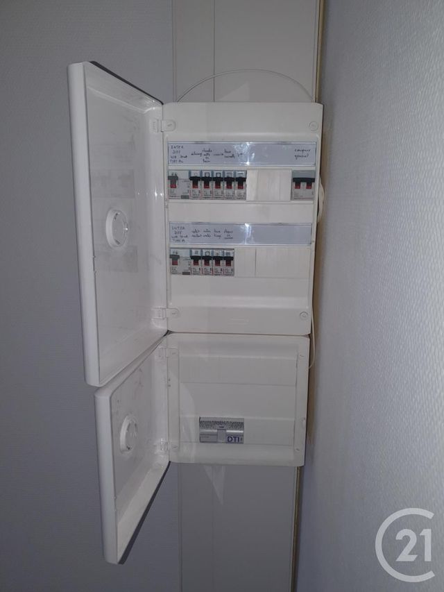 Appartement F2 &agrave; louer - 2 pi&egrave;ces - 49 m2 - Montlucon - 03 - AUVERGNE