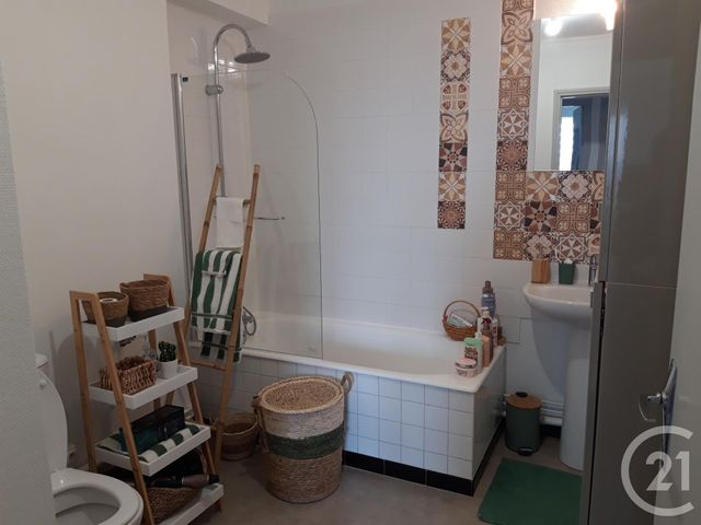 Appartement F2 &agrave; louer - 2 pi&egrave;ces - 49 m2 - Montlucon - 03 - AUVERGNE