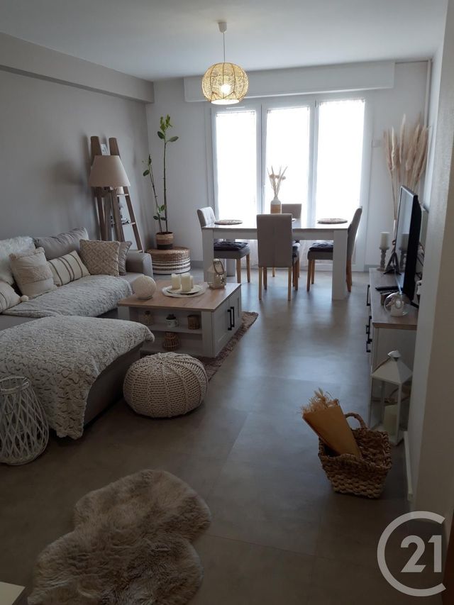Appartement F2 &agrave; louer - 2 pi&egrave;ces - 49 m2 - Montlucon - 03 - AUVERGNE