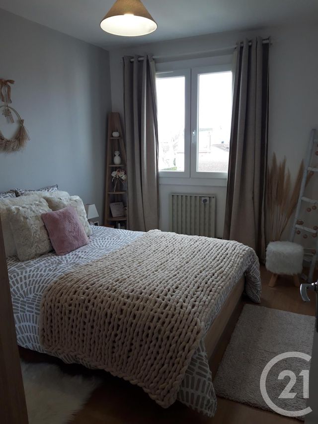 Appartement F2 &agrave; louer - 2 pi&egrave;ces - 49 m2 - Montlucon - 03 - AUVERGNE