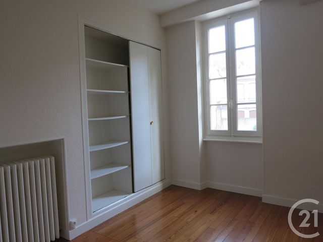 Appartement F2 &agrave; louer - 2 pi&egrave;ces - 50 m2 - Montlucon - 03 - AUVERGNE