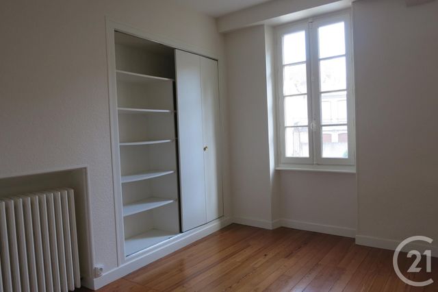 Appartement F2 &agrave; louer - 2 pi&egrave;ces - 50 m2 - Montlucon - 03 - AUVERGNE