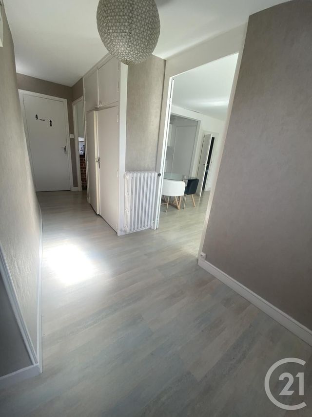 Appartement F3 &agrave; louer - 3 pi&egrave;ces - 63,02 m2 - Montlucon - 03 - AUVERGNE