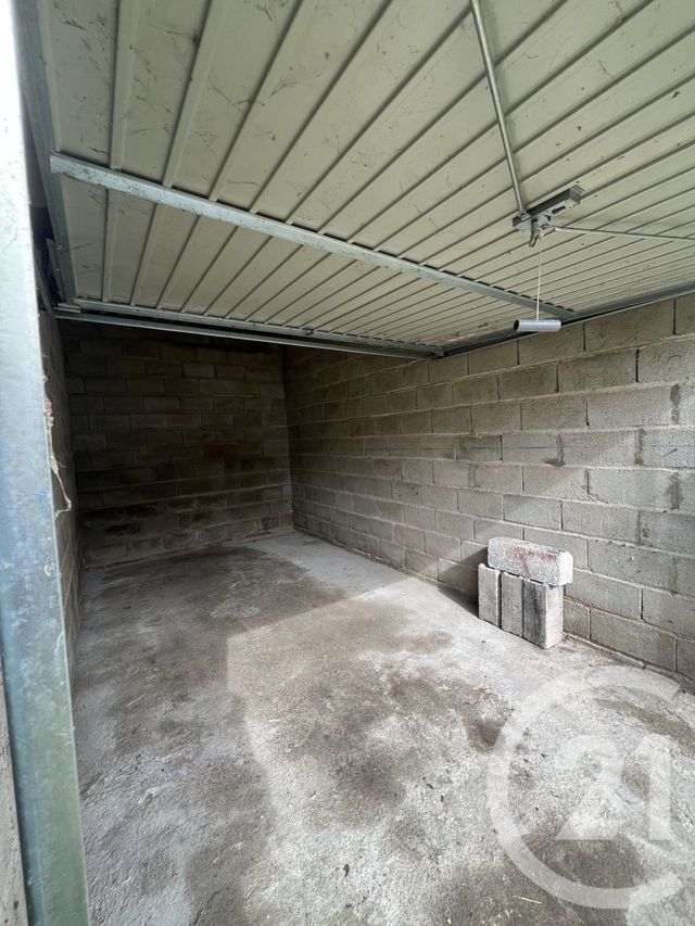 Parking &agrave; louer - 12 m2 - Montlucon - 03 - AUVERGNE