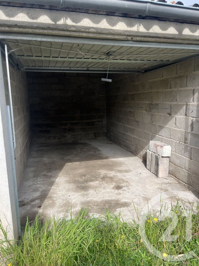 Parking &agrave; louer - 12 m2 - Montlucon - 03 - AUVERGNE