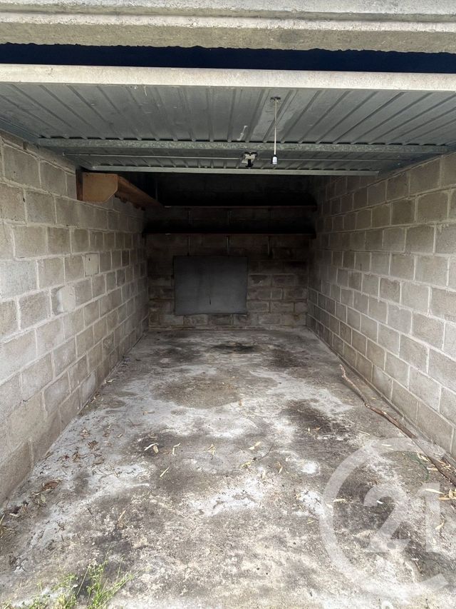 Parking &agrave; louer - 12 m2 - Montlucon - 03 - AUVERGNE