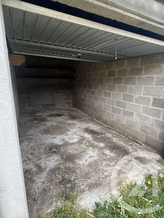 Parking &agrave; louer - 12 m2 - Montlucon - 03 - AUVERGNE