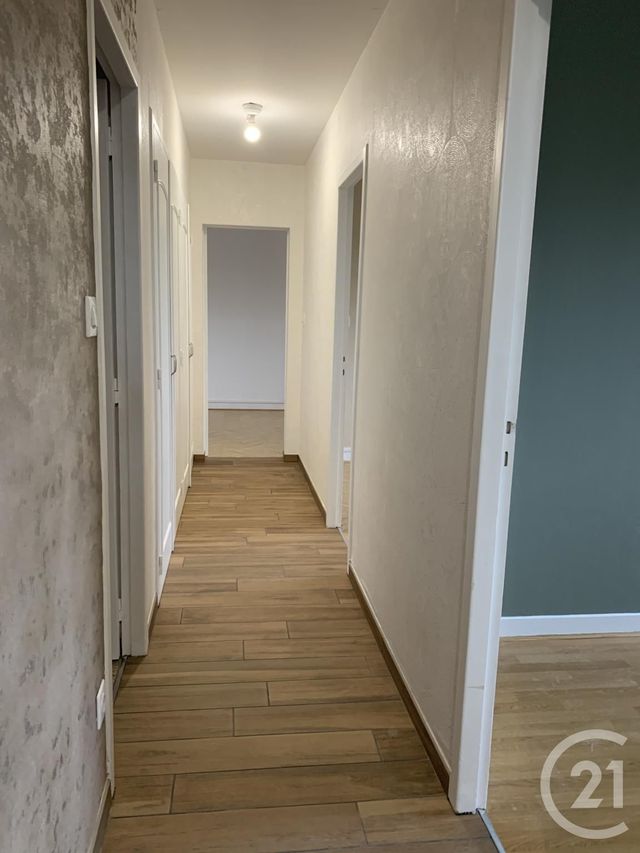 Appartement F4 &agrave; louer - 5 pi&egrave;ces - 95,73 m2 - Montlucon - 03 - AUVERGNE