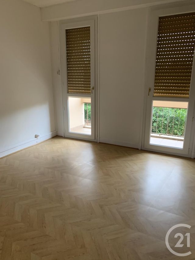 Appartement F4 &agrave; louer - 5 pi&egrave;ces - 95,73 m2 - Montlucon - 03 - AUVERGNE