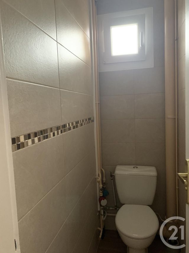Appartement F4 &agrave; louer - 5 pi&egrave;ces - 95,73 m2 - Montlucon - 03 - AUVERGNE