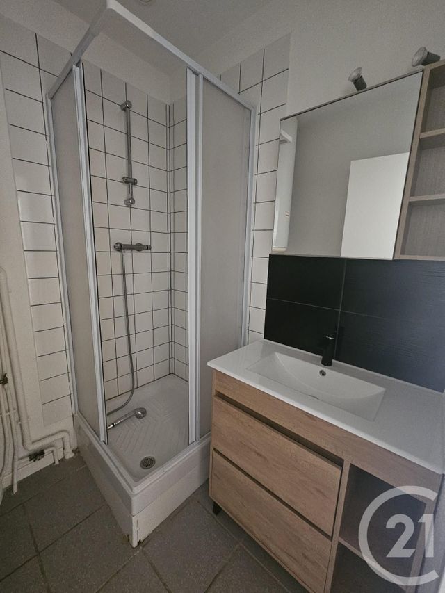 Appartement F2 &agrave; louer - 2 pi&egrave;ces - 32,98 m2 - Evaux Les Bains - 23 - LIMOUSIN