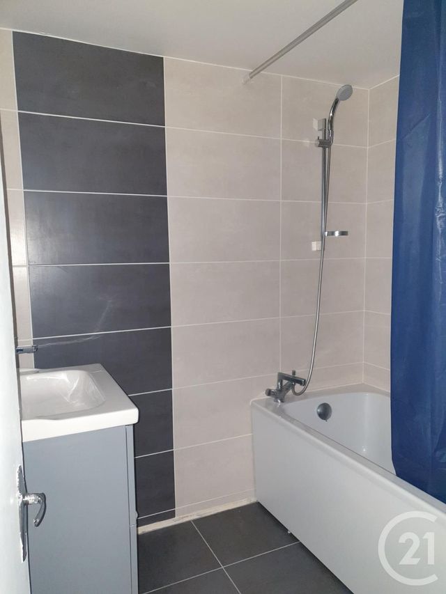 Appartement F2 &agrave; louer - 2 pi&egrave;ces - 49,80 m2 - Montlucon - 03 - AUVERGNE