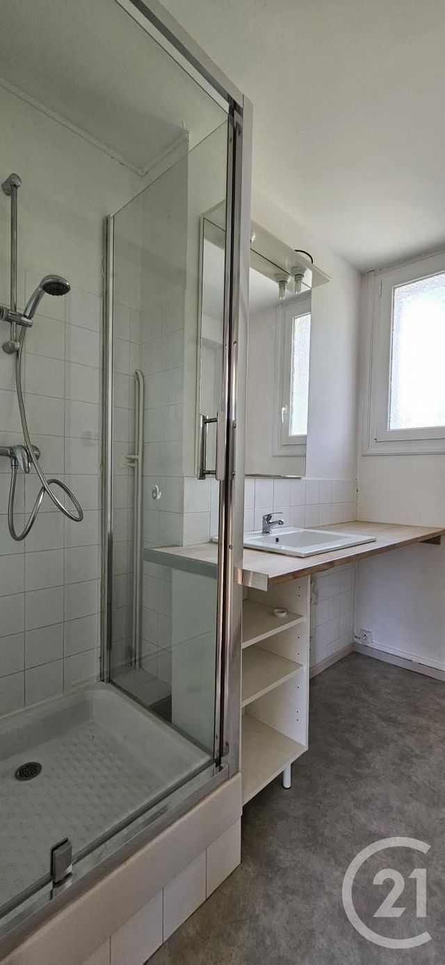 Appartement F4 &agrave; vendre - 4 pi&egrave;ces - 65,94 m2 - Montlucon - 03 - AUVERGNE