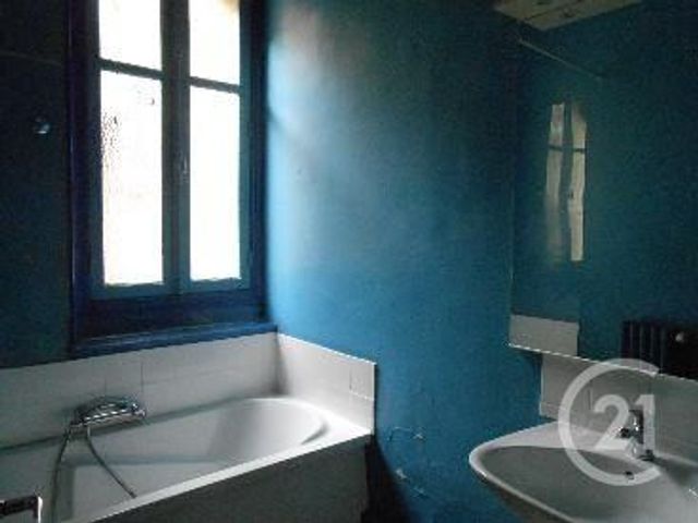 Appartement F3 &agrave; louer - 4 pi&egrave;ces - 75 m2 - Montlucon - 03 - AUVERGNE