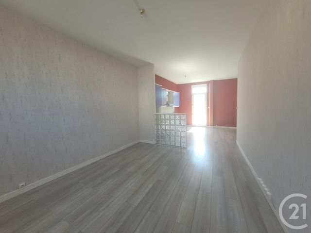 Maison &agrave; louer - 4 pi&egrave;ces - 88 m2 - Montlucon - 03 - AUVERGNE