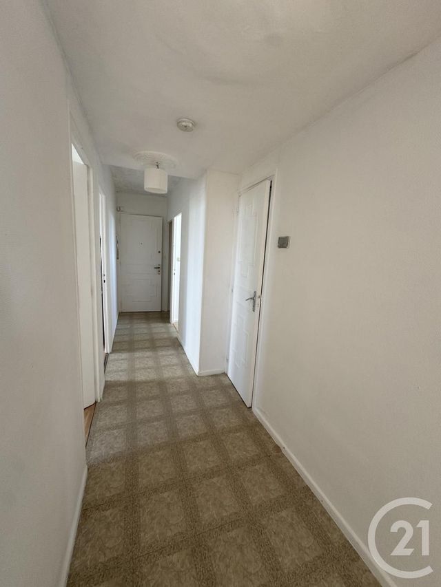 Appartement F3 &agrave; louer - 3 pi&egrave;ces - 69,13 m2 - Montlucon - 03 - AUVERGNE