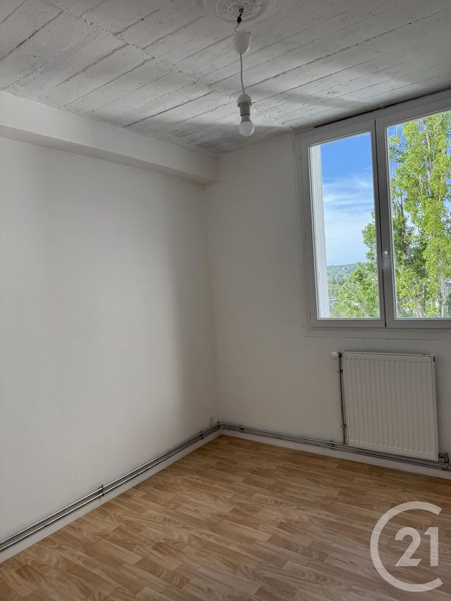 Appartement F3 &agrave; louer - 3 pi&egrave;ces - 69,13 m2 - Montlucon - 03 - AUVERGNE