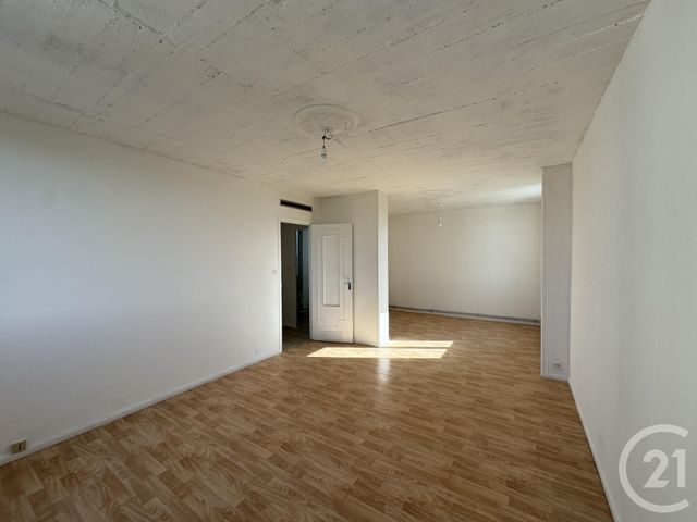 Appartement F3 &agrave; louer - 3 pi&egrave;ces - 69,13 m2 - Montlucon - 03 - AUVERGNE