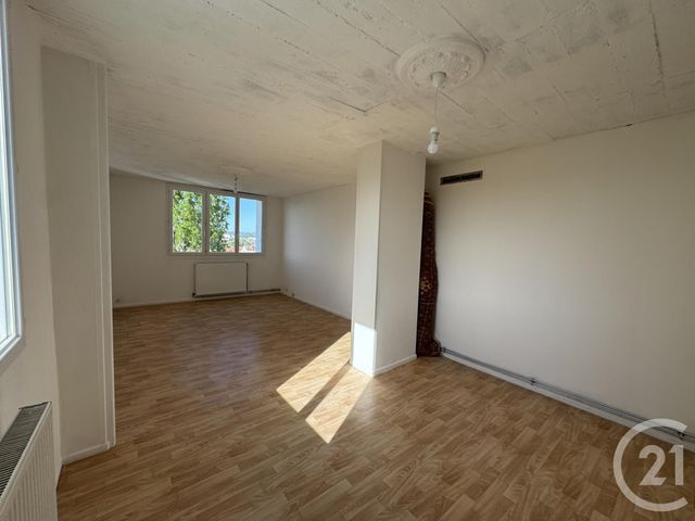 Appartement F3 &agrave; louer - 3 pi&egrave;ces - 69,13 m2 - Montlucon - 03 - AUVERGNE