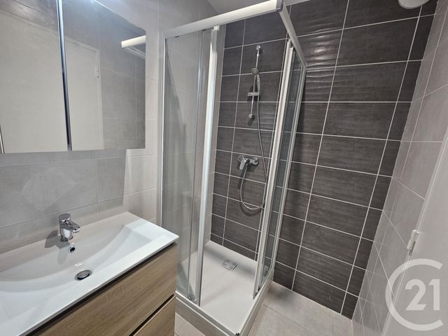 Appartement F3 &agrave; louer - 3 pi&egrave;ces - 77,24 m2 - Montlucon - 03 - AUVERGNE