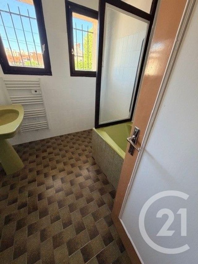 Maison &agrave; louer - 5 pi&egrave;ces - 128 m2 - Montlucon - 03 - AUVERGNE