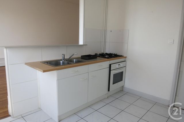 Appartement F3 &agrave; louer - 3 pi&egrave;ces - 80 m2 - Montlucon - 03 - AUVERGNE
