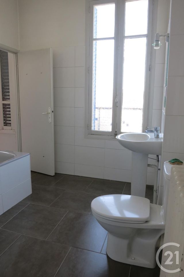 Appartement F3 &agrave; louer - 3 pi&egrave;ces - 80 m2 - Montlucon - 03 - AUVERGNE