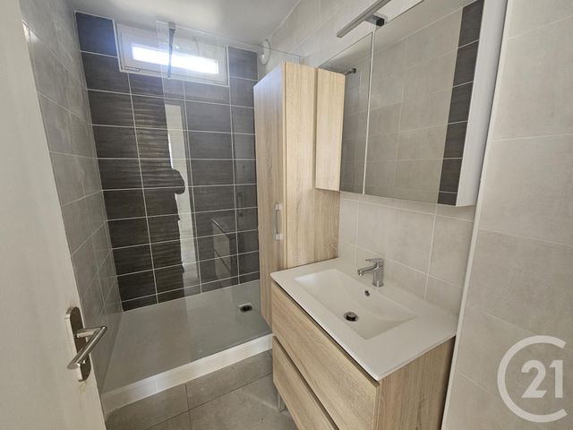 Appartement F3 &agrave; louer - 3 pi&egrave;ces - 77,24 m2 - Montlucon - 03 - AUVERGNE