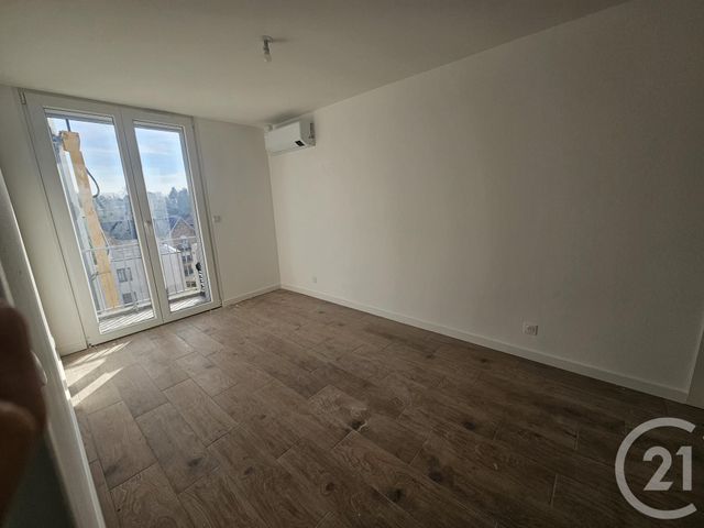 Appartement F3 &agrave; louer - 3 pi&egrave;ces - 77,24 m2 - Montlucon - 03 - AUVERGNE