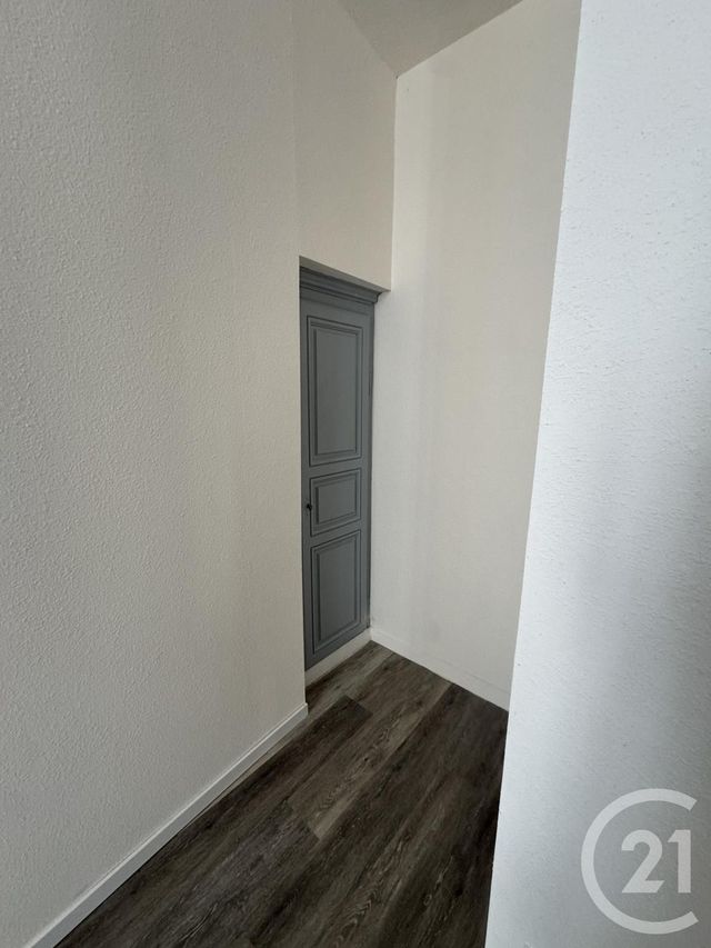 Appartement F1 &agrave; louer - 1 pi&egrave;ce - 27,98 m2 - Montlucon - 03 - AUVERGNE