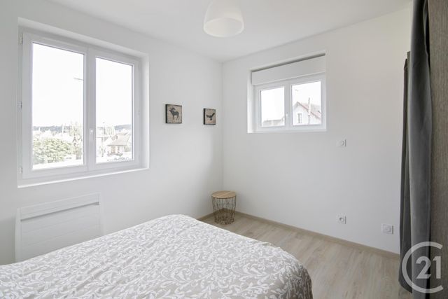 Appartement F4 &agrave; louer - 4 pi&egrave;ces - 71,75 m2 - Montlucon - 03 - AUVERGNE
