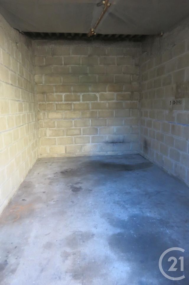Parking &agrave; louer - 12 m2 - Montlucon - 03 - AUVERGNE