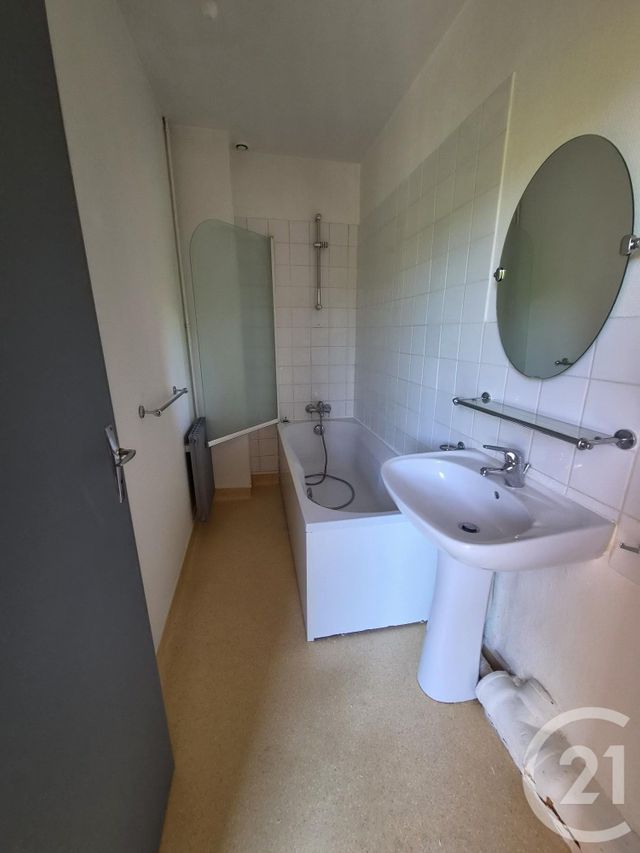 Appartement F2 &agrave; louer - 2 pi&egrave;ces - 47,04 m2 - Montlucon - 03 - AUVERGNE