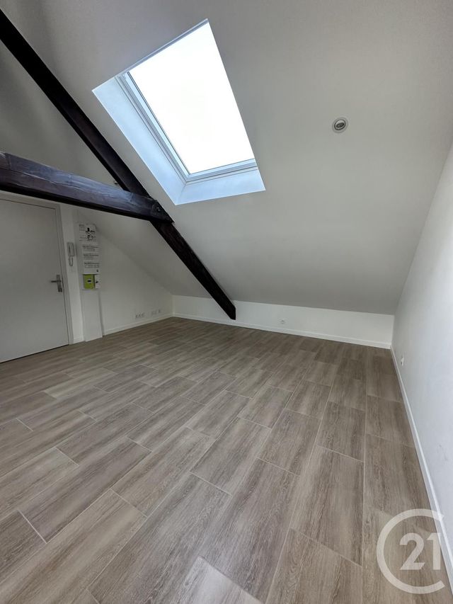 Appartement F3 &agrave; louer - 3 pi&egrave;ces - 32,85 m2 - Montlucon - 03 - AUVERGNE