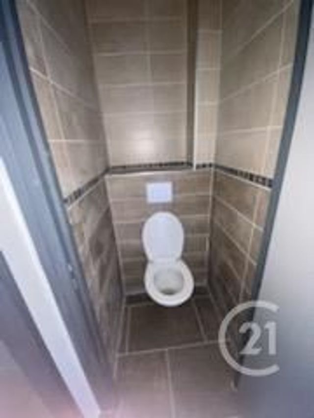 Appartement F3 &agrave; louer - 3 pi&egrave;ces - 52,14 m2 - Montlucon - 03 - AUVERGNE