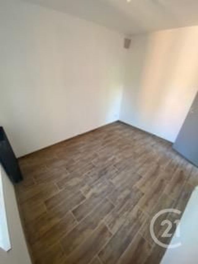 Appartement F3 &agrave; louer - 3 pi&egrave;ces - 52,14 m2 - Montlucon - 03 - AUVERGNE