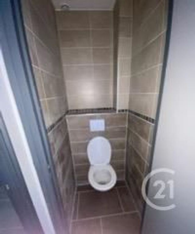 Appartement F3 &agrave; louer - 3 pi&egrave;ces - 52,14 m2 - Montlucon - 03 - AUVERGNE