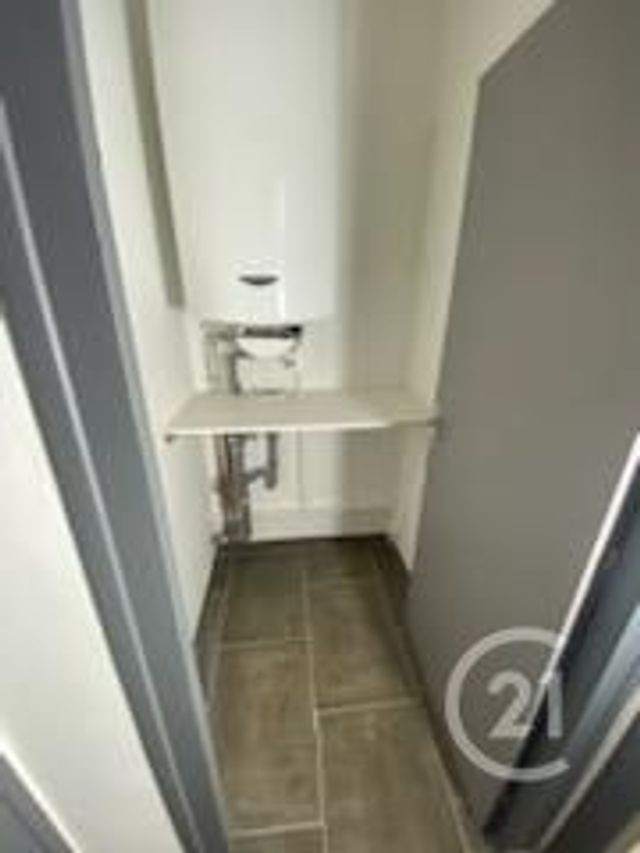 Appartement F3 &agrave; louer - 3 pi&egrave;ces - 52,14 m2 - Montlucon - 03 - AUVERGNE