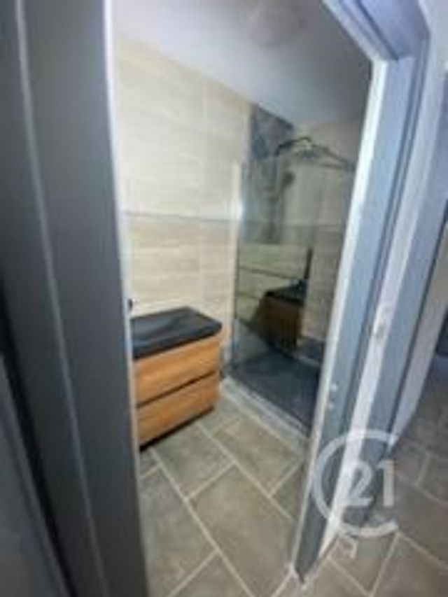 Appartement F3 &agrave; louer - 3 pi&egrave;ces - 52,14 m2 - Montlucon - 03 - AUVERGNE