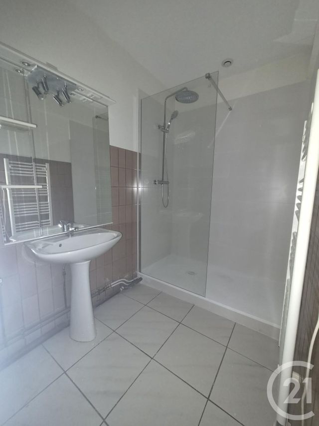 Appartement F3 &agrave; louer - 3 pi&egrave;ces - 54 m2 - Montlucon - 03 - AUVERGNE