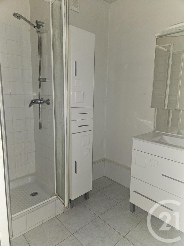 Appartement F2 &agrave; louer - 2 pi&egrave;ces - 51,97 m2 - Montlucon - 03 - AUVERGNE