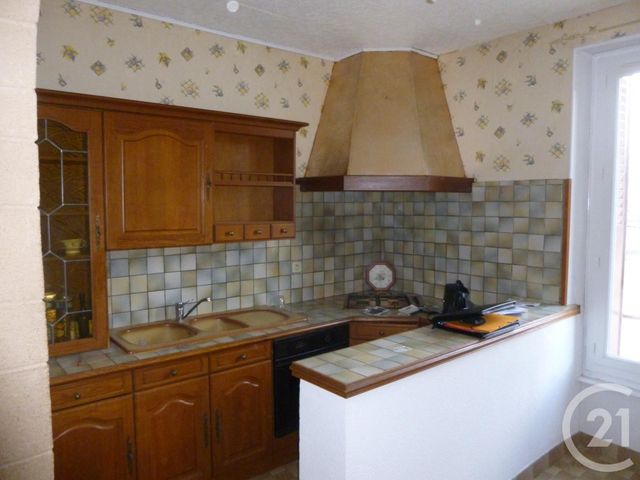 Maison &agrave; louer - 2 pi&egrave;ces - 70 m2 - Neris Les Bains - 03 - AUVERGNE