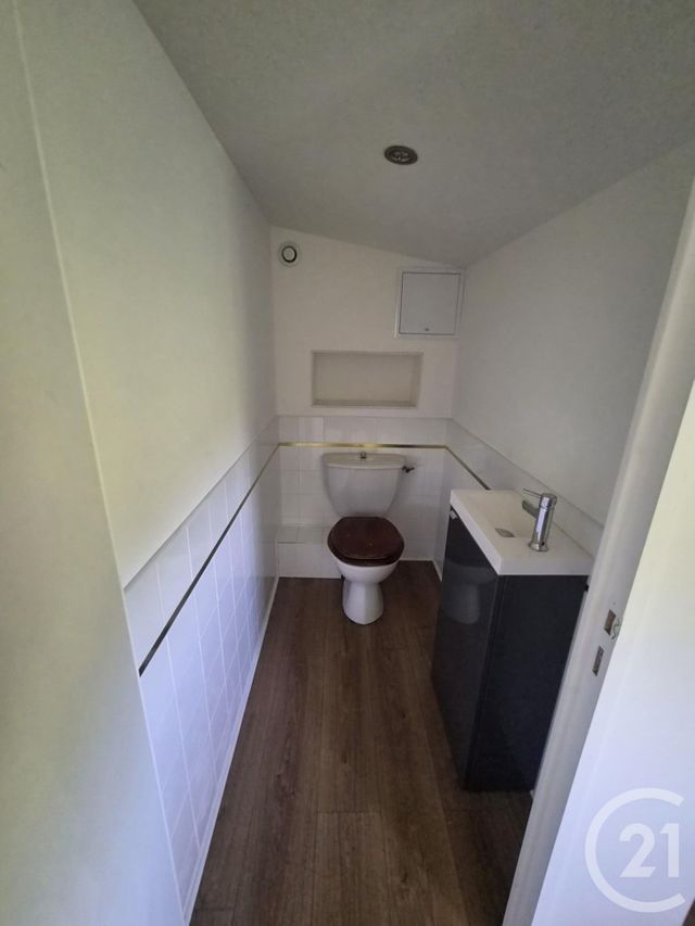 Maison &agrave; louer - 4 pi&egrave;ces - 104 m2 - Quinssaines - 03 - AUVERGNE