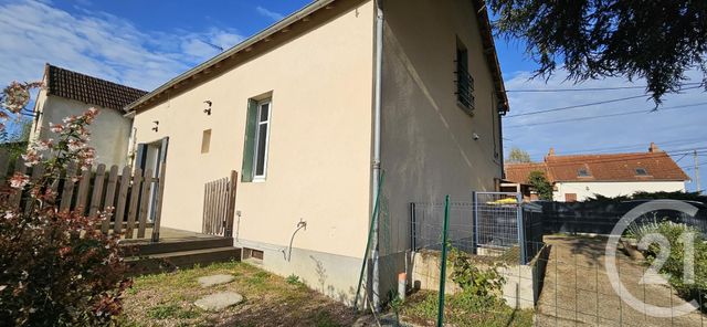 Maison &agrave; louer - 5 pi&egrave;ces - 88 m2 - Bezenet - 03 - AUVERGNE