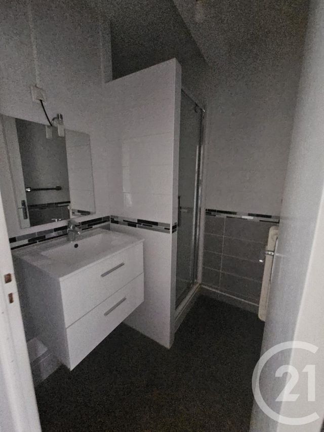 Appartement &agrave; louer - 3 pi&egrave;ces - 55,53 m2 - Montlucon - 03 - AUVERGNE